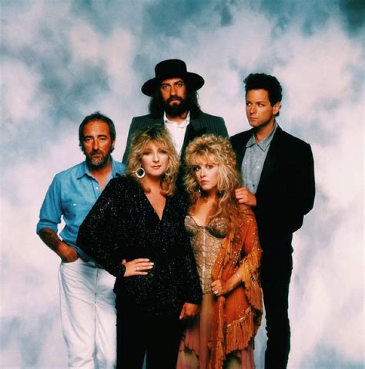 Photos Of The ‘Fleetwood Mac’ Singer – Hollywood Life