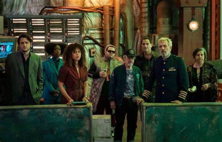 Photos Of The HBO Space Comedy – Hollywood Life