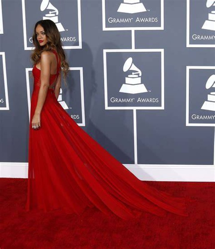 Photos Of The Hottest Gowns – Hollywood Life