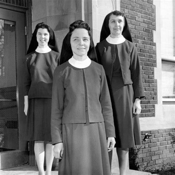 Photos Of The Sisters Wearing the Look – Hollywood Life