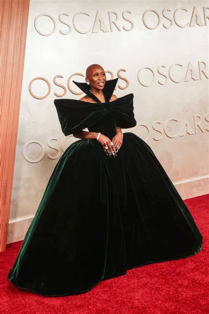 [PHOTOS] Oscar de la Renta — Pics Of The Legendary Fashion Designer – Hollywood Life