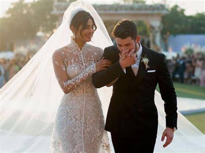 [PHOTOS] Priyanka Chopra’s Oscar Dress — Wows In Sheer White Gown – Hollywood Life