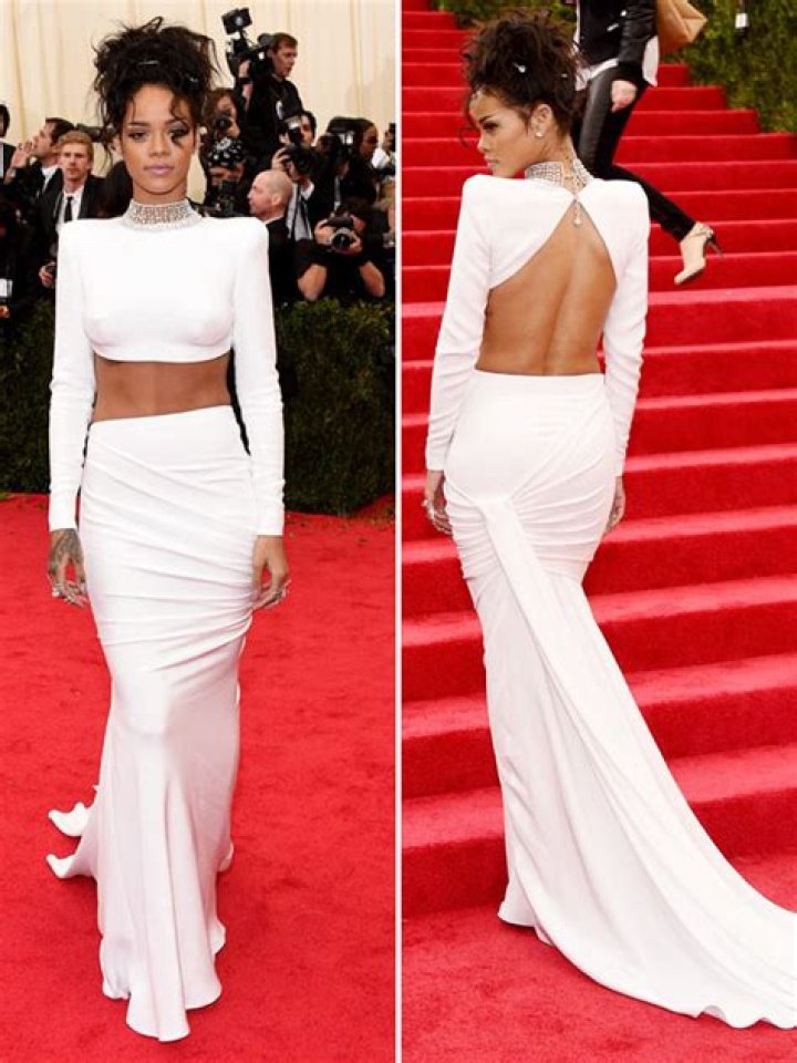 [PHOTOS] Rihanna’s Met Gala Outfit — Goes Braless In Full-Length Gown – Hollywood Life