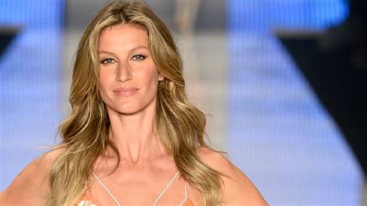 [PIC] Gisele Bundchen Topless On ‘Vogue Paris’ Cover — See Gorgeous Photo – Hollywood Life