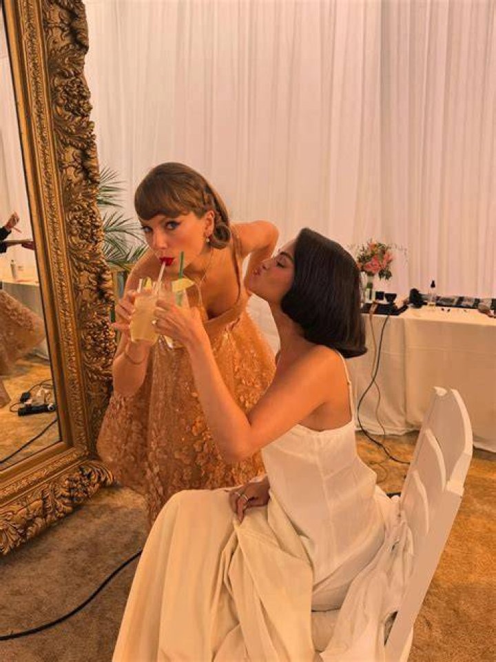 [PICS] Golden Globes Beauty At After Party — Selena Gomez, Taylor Swift & More – Hollywood Life