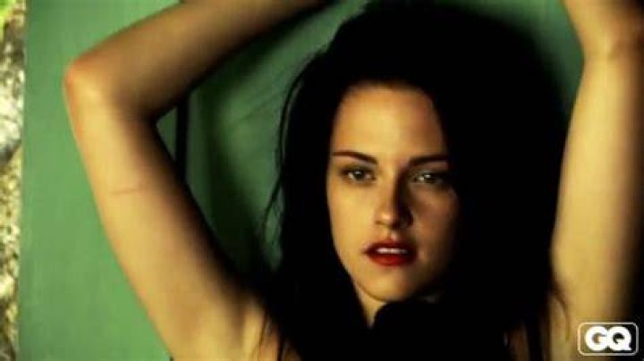 [PICS] Kristen Stewart Topless — Sexy Scene From ‘On The Road’ – Hollywood Life