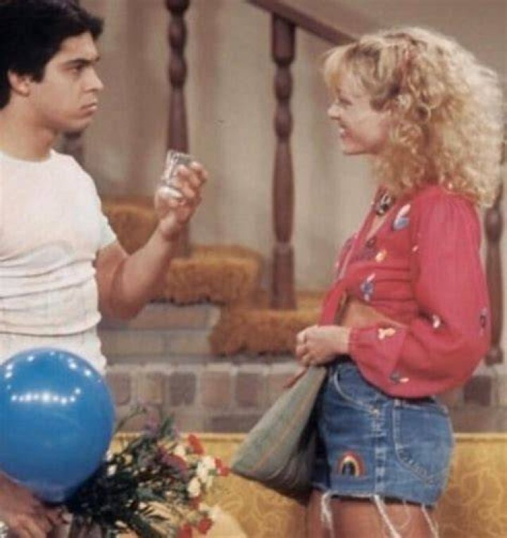 [PICS] Lisa Robin Kelly Dies — Photos Of The Fallen ‘That ’70s Show’ Actress – Hollywood Life