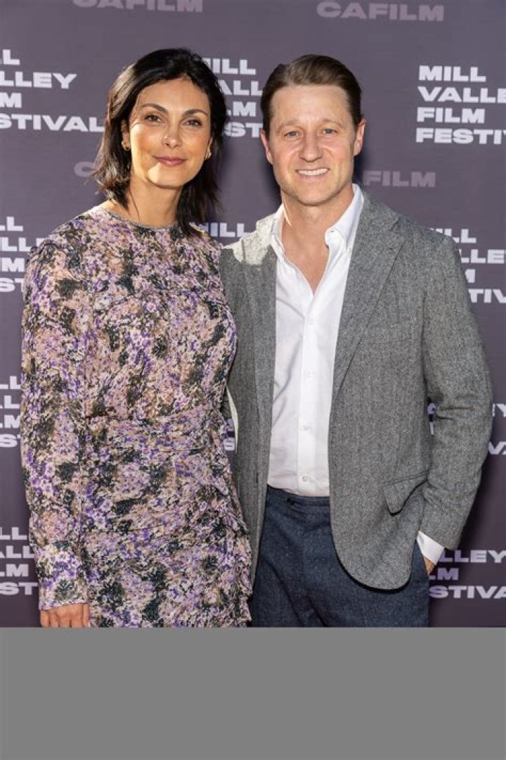 [PICS] Morena Baccarin & Ben McKenzie — Photos Of The Couple – Hollywood Life