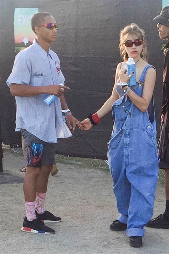 [PICS] Odessa Adlon & Jaden Smith Hold Hands At Coachella –See The New Couple – Hollywood Life