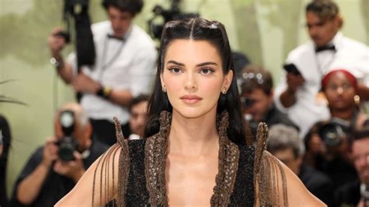 Pics Of Kendall Jenner & More – Hollywood Life