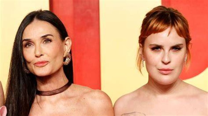 Pics Of The Mother-Daughter Duo – Hollywood Life