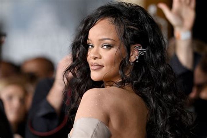 [PICS] Rihanna On ‘Rolling Stone’ — Sexy Outtakes By Terry Richardson – Hollywood Life