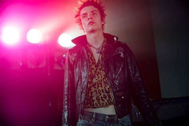 ‘Pistol Series’ Star On New Side Of Sid & Nancy’s Tragic Love Story – Hollywood Life