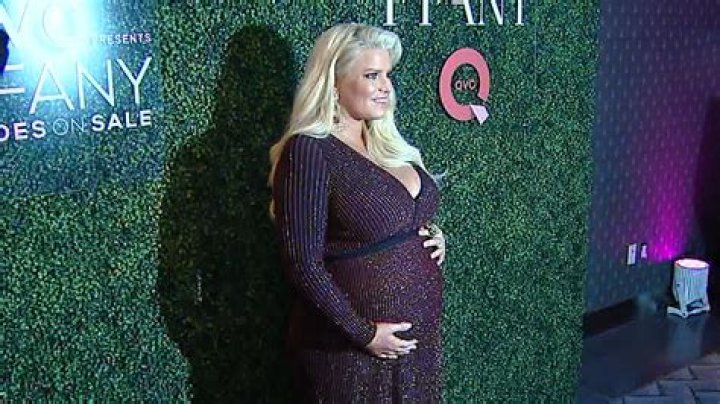 Pregnant Jessica Simpson Shows Off Her Bare Baby Bump In Bikini — New Pic