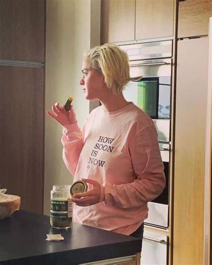 Pregnant Katy Perry Devours Pickles While Social Distancing: ‘What Day Is It Even?’