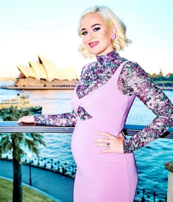 Pregnant Katy Perry Flees Australia After 24-Hour Lockdown Amidst Coronavirus Outbreak — Pics