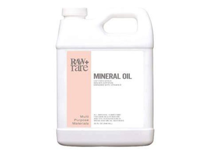 Premium Mineral Oils of 2024 – Reviews by Hollywood Life – Hollywood Life