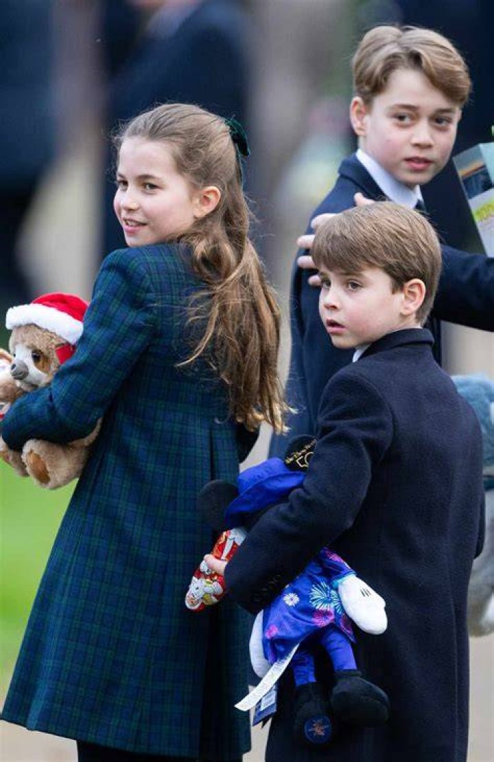 Prince George & Princess Charlotte Are So Grown Up Holding Their Own Bags At Airport
