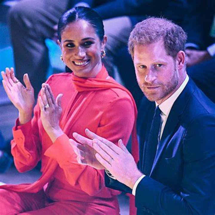Prince Harry & Meghan Markle Share Christmas Card 2022 – Hollywood Life