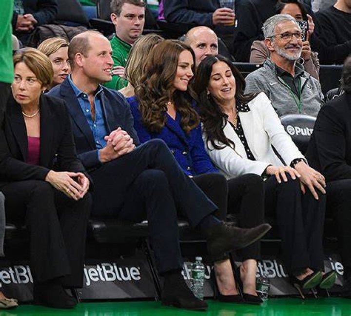 Prince William & Kate Middleton Cheer On Boston Celtics During Trip – Hollywood Life