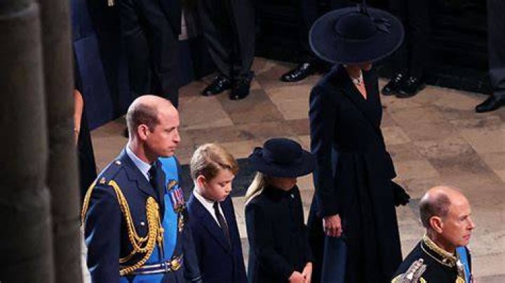 Prince William & Kate Middleton Look Somber As They Honor Queen Elizabeth II At Funeral