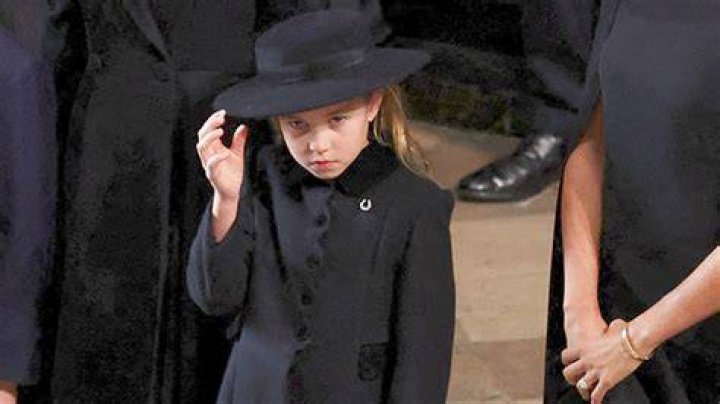 Princess Charlotte’s Brooch At Queen Elizabeth Funeral Is A Tribute – Hollywood Life