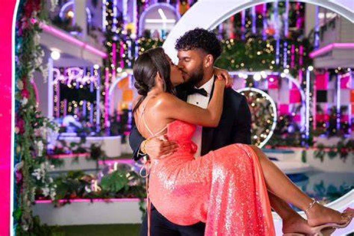 ‘Pump Rules’ Star Brittany Cartwright Bares Her Belly & Finally Addresses Pregnancy Rumors
