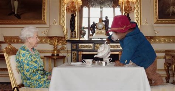 Queen Elizabeth & Paddington Bear’s Jubilee Concert Sketch: Video – Hollywood Life
