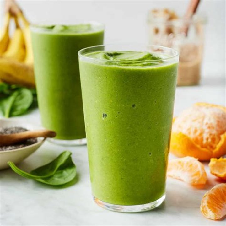 ‘Queer Eye’ Star Antoni Gives You A Quick & Easy Smoothie Recipe To Get Healthy This Summer