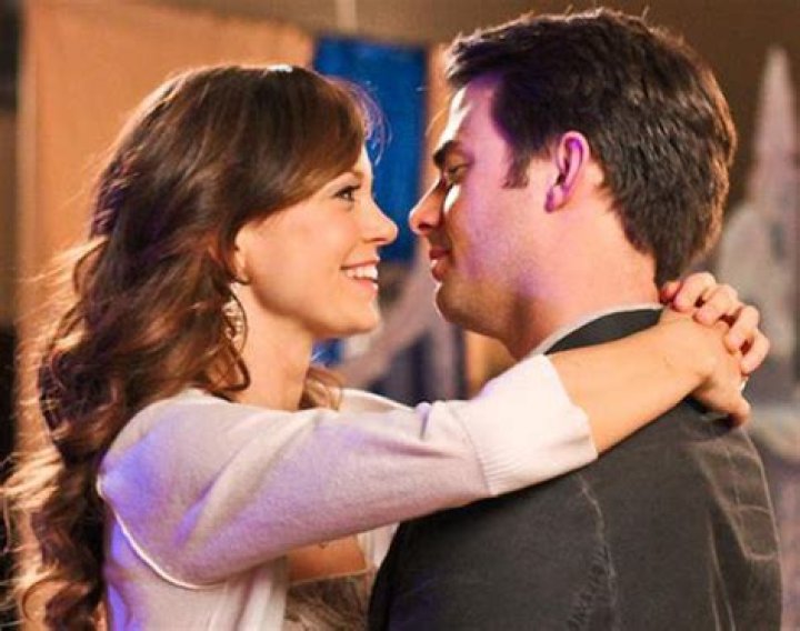 Rachel Boston Previews Her New Christmas Movie ‘Holiday High School Reunion’ – Hollywood Life