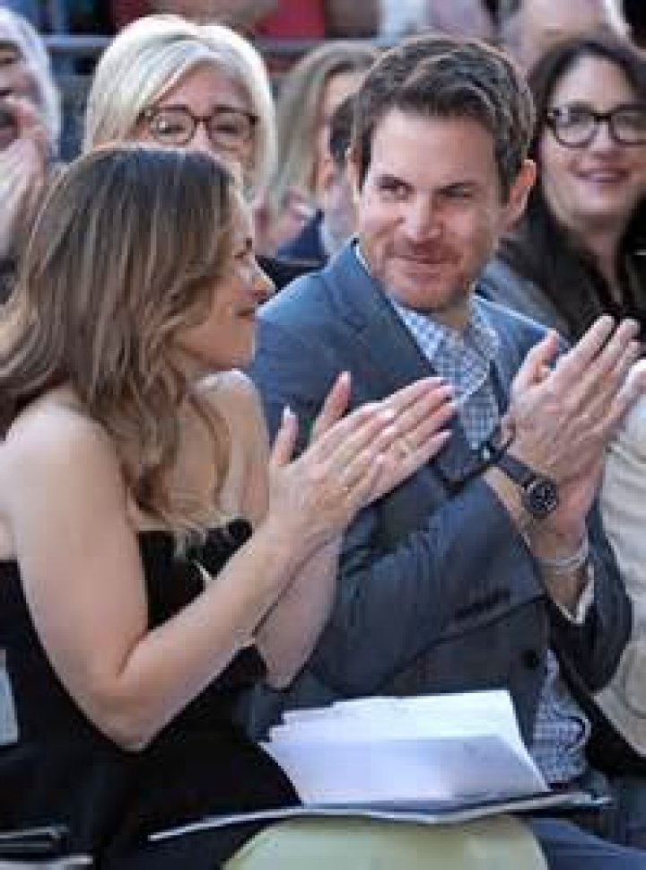 Rachel McAdams & New BF Jamie Linden Go On Adorable Shopping Date — Pics