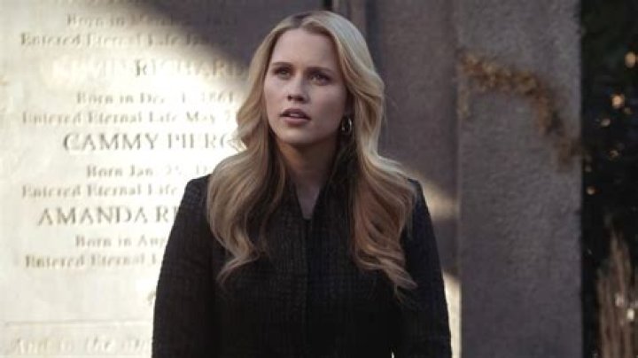 Rebekah Returns, Saves Baby — Season 5 Episode 22 Recap – Hollywood Life