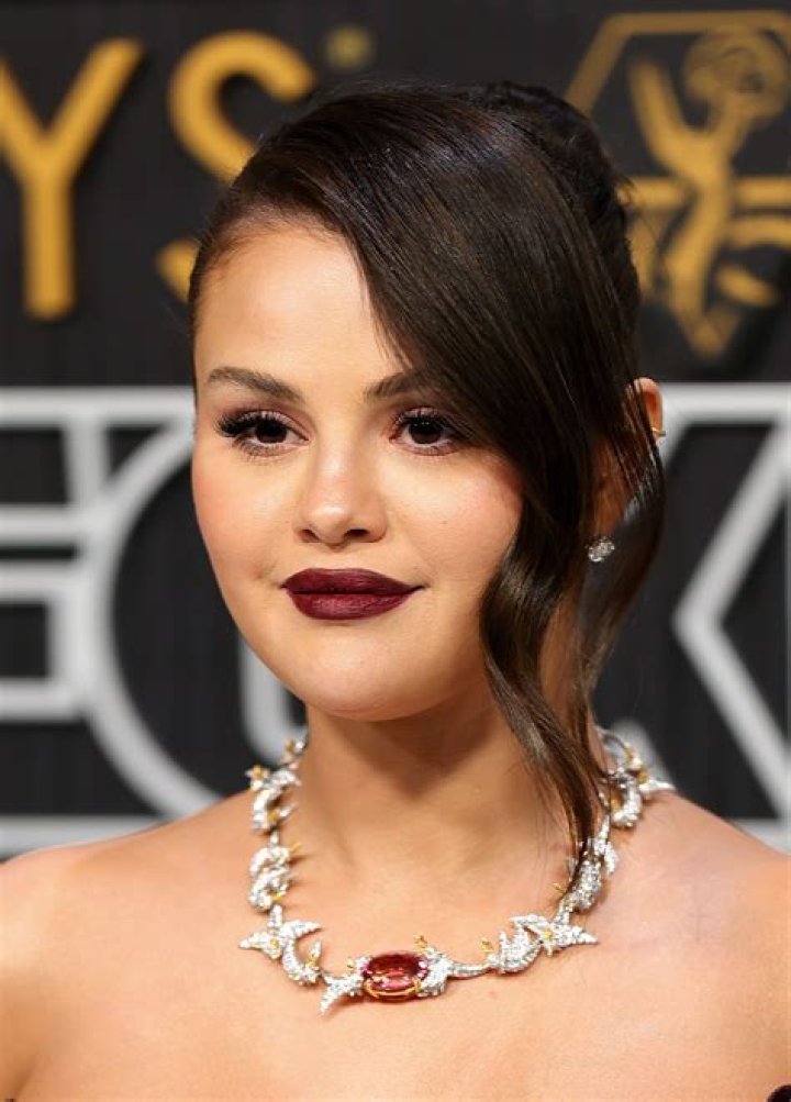 Recreate Selena Gomez’s Chic Lip Combo at the Emmys with the Same Lipstick