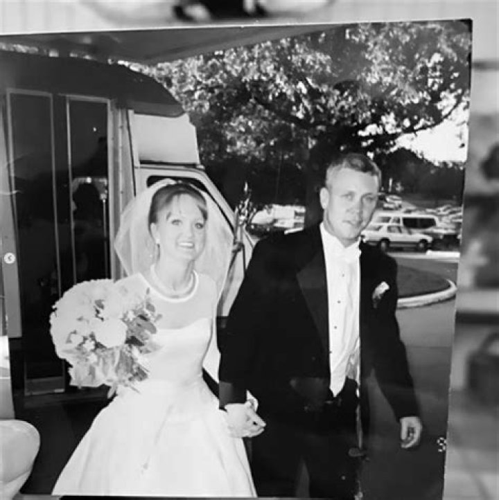 Ree Drummond Shares Wedding Dress Photos On 25th Anniversary To Ladd – Hollywood Life
