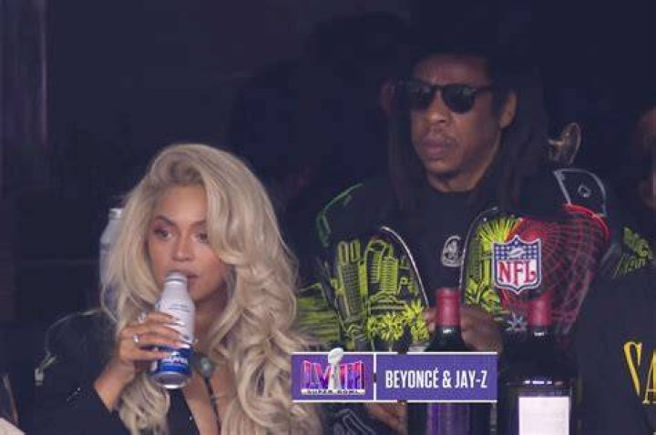 Reese Witherspoon Gets Special Delivery From Beyonce & Jay-Z After Sipping Their Champagne At Globes