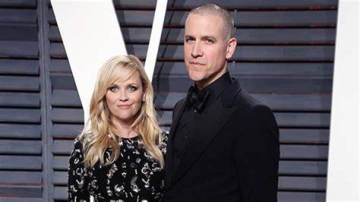 Reese Witherspoon & Jim Toth Finalize Divorce & Declared Single – Hollywood Life