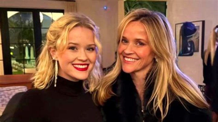 Reese Witherspoon Smiles With Lookalike Kids Ava, 21, & Deacon, 17, As She Says She’s ‘Lucky’