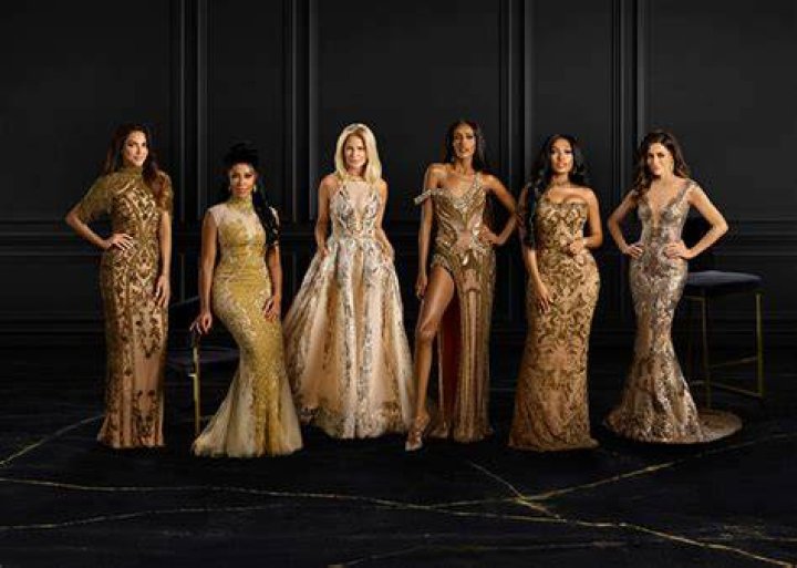 ‘RHODubai’ Star Lesa Milan Shades Caroline Stanbury: Exclusive – Hollywood Life