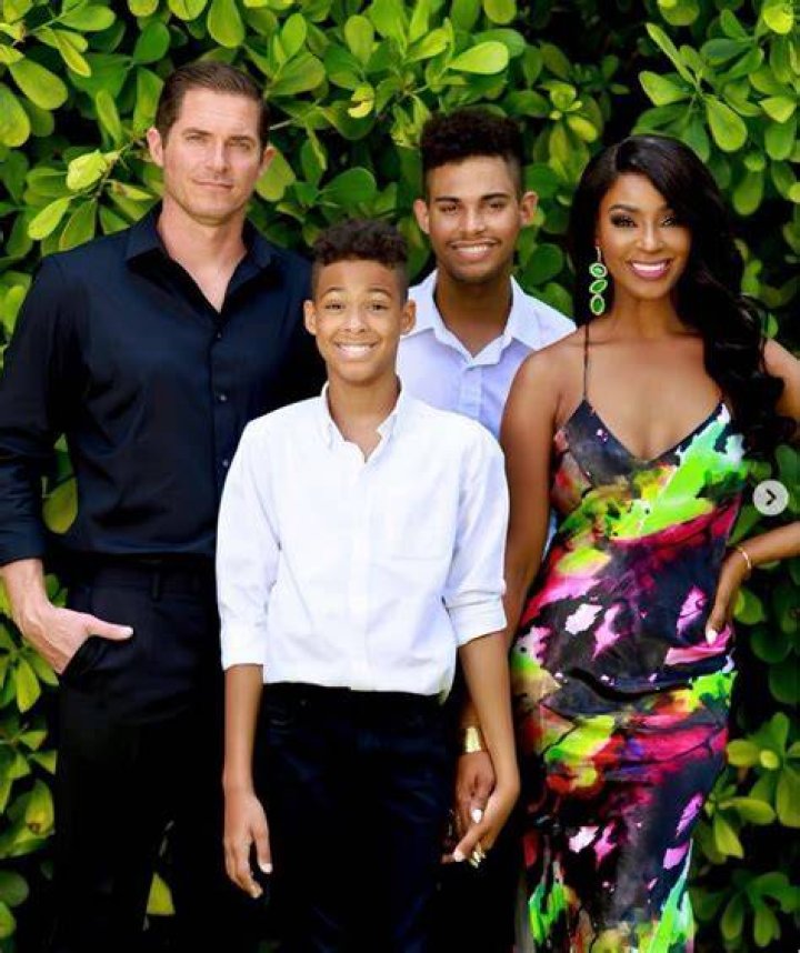 ‘RHOM’ Star Guerdy Abraira Teases Season 4 Reunion – Hollywood Life