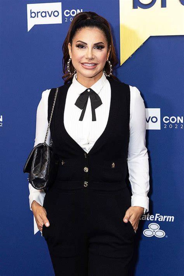 ‘RHONJ’ Star Jennifer Aydin Throws A Drink At Joe Gorga At BravoCon – Hollywood Life
