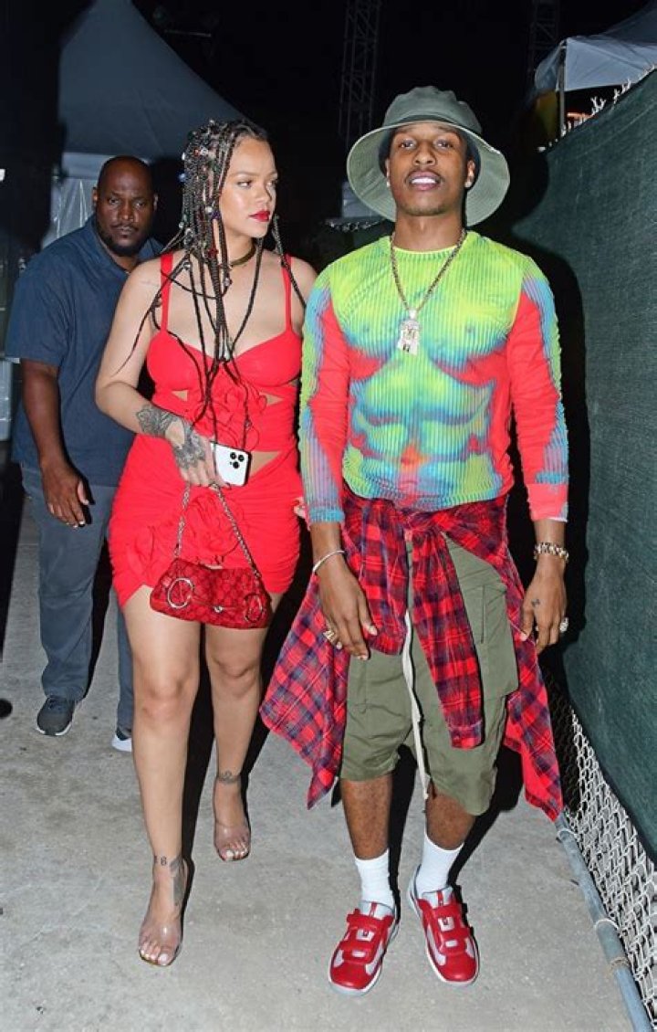Rihanna & A$AP Rocky Display PDA At Barbados Music Festival: Photos – Hollywood Life