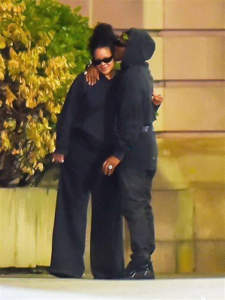 Rihanna & ASAP Rocky Kiss As She Wears Plunging Dress – Hollywood Life