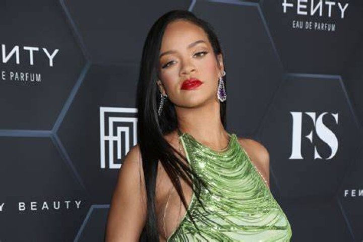 Rihanna Blows Out Candles On 32nd Birthday Cake While Partying In Mexico — Watch