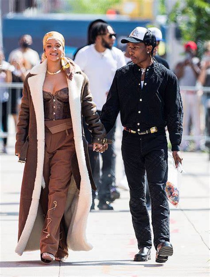 Rihanna Makes Her First Official Outing Since Giving Birth: Video – Hollywood Life