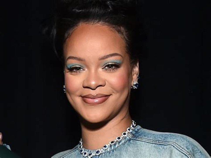 Rihanna News, Music, Photos And Videos – Hollywood Life