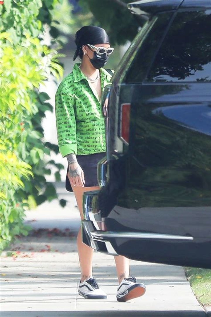 Rihanna’s Mini Skirt & A$AP Rocky Designed Sneakers – Photos – Hollywood Life