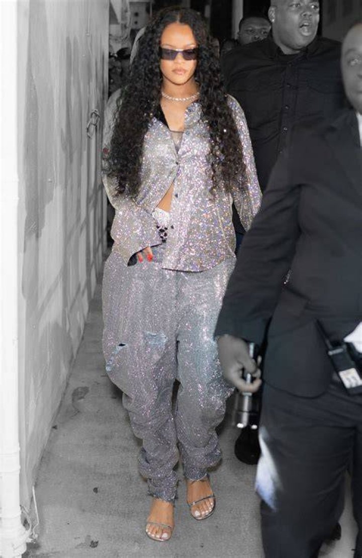 Rihanna’s Sexiest Looks Of All-Time: Photos – Hollywood Life