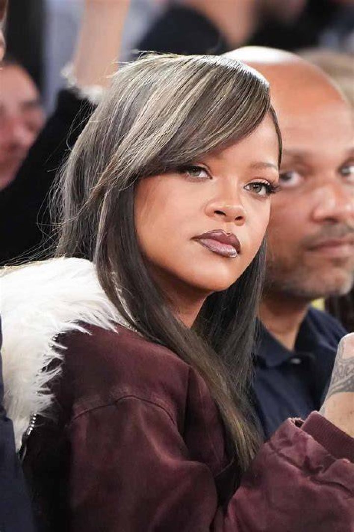 Rihanna’s Short Hair — Fiery, Red PIxie Cut – Hollywood Life