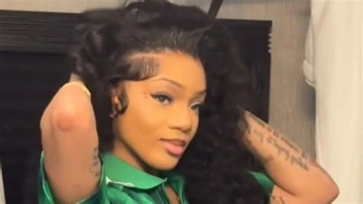 Rihanna Sizzles In Green Mini Dress & Matching Head Scarf During Late Night Dinner Date — Pics