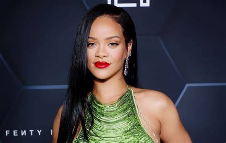 Rihanna Slays In Fuzzy Green Bra From Savage X Fenty Lingerie – Photos – Hollywood Life